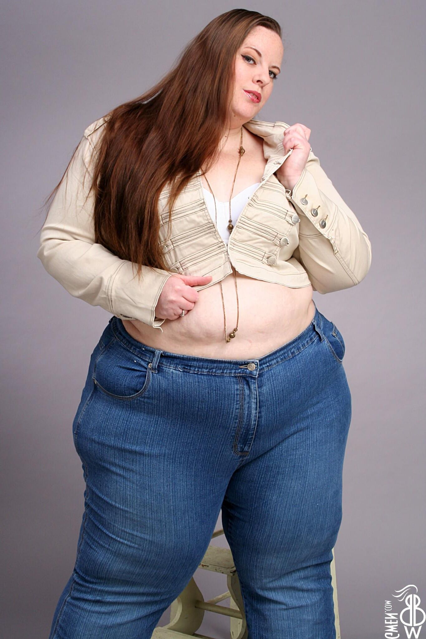 Splendide Gwen! SSBBW Rousse aux Petits Nichons #