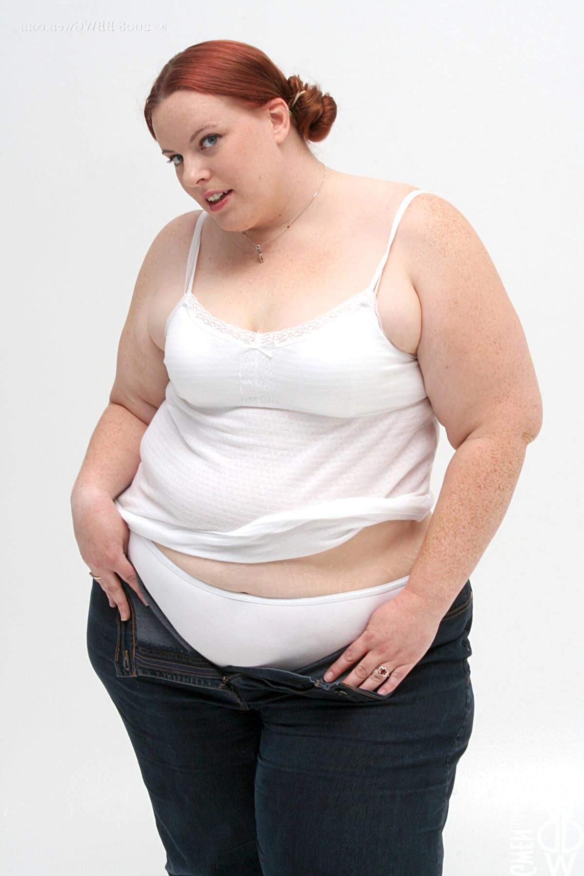 Splendide Gwen! SSBBW Rousse aux Petits Nichons #