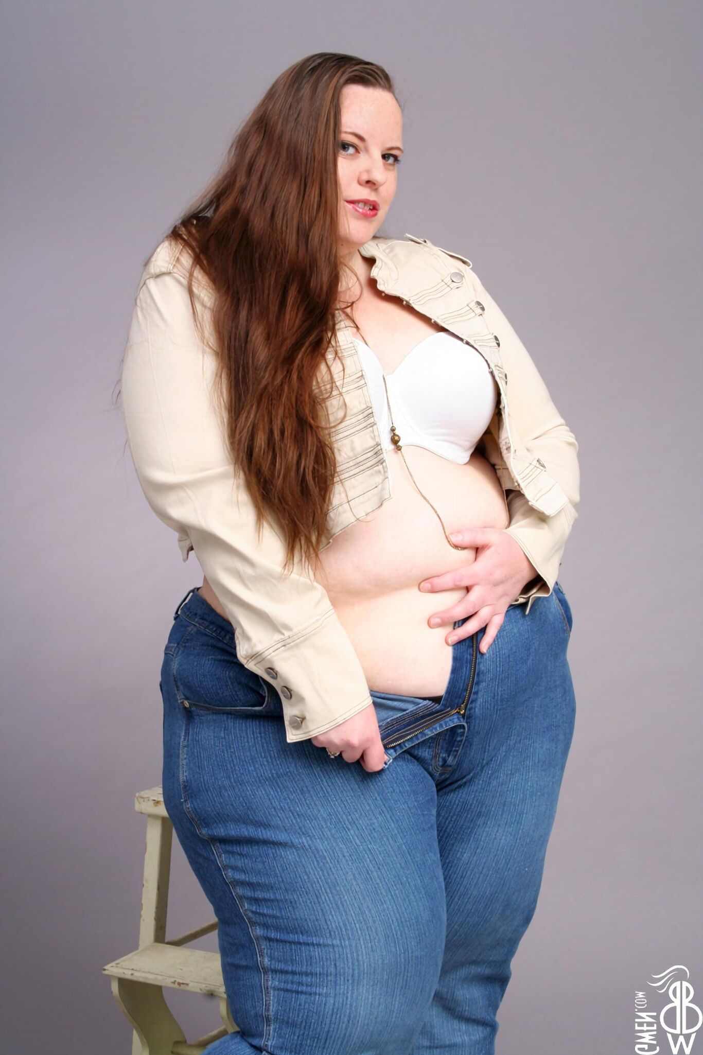Splendide Gwen! SSBBW Rousse aux Petits Nichons #