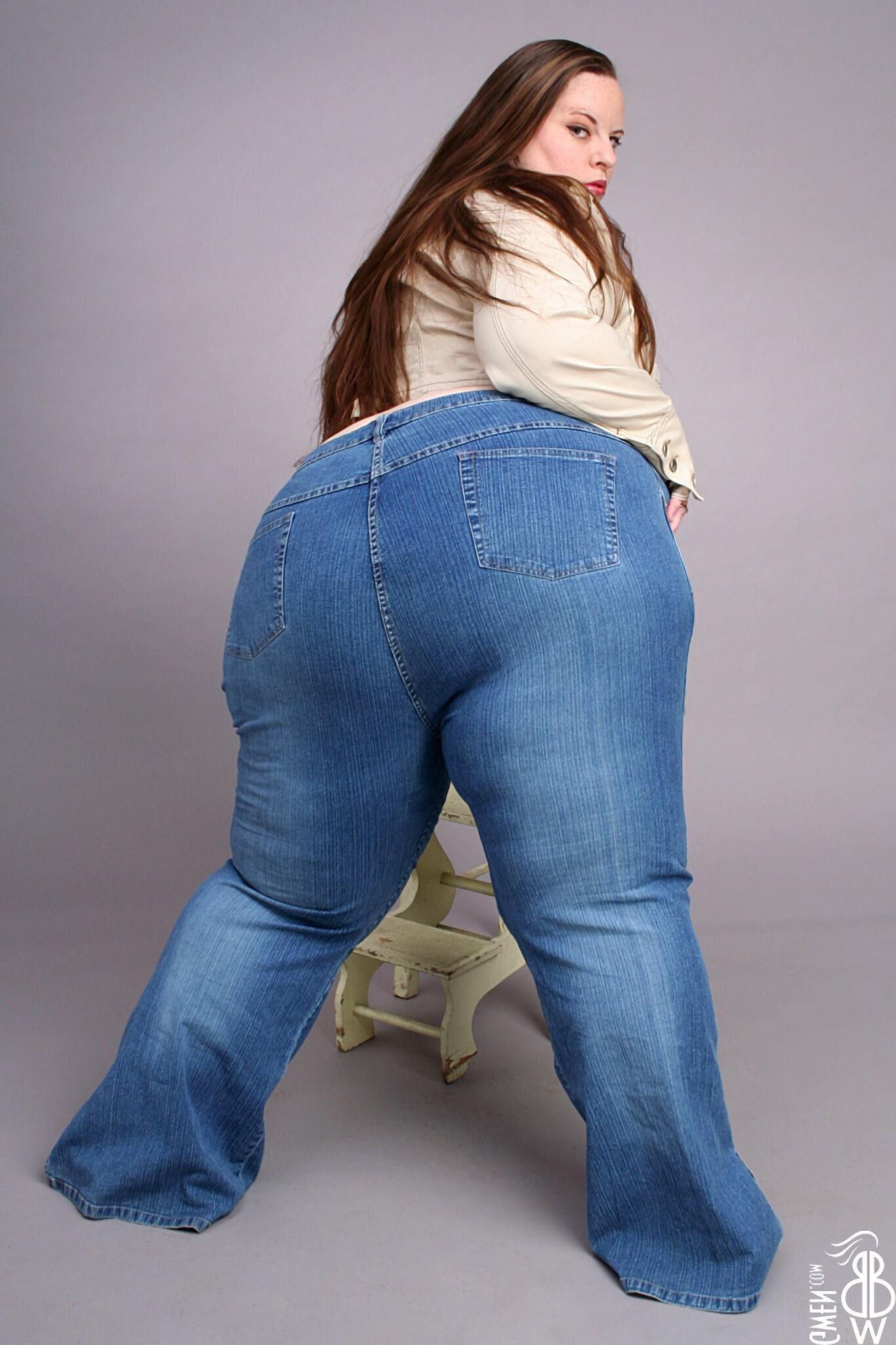 Splendide Gwen! SSBBW Rousse aux Petits Nichons #