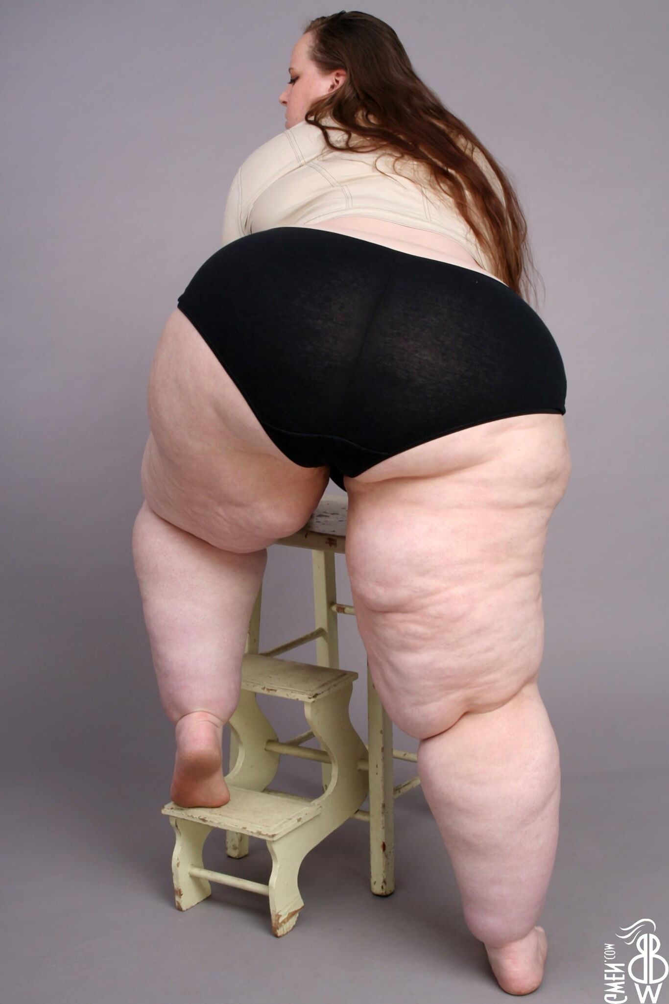 Splendide Gwen! SSBBW Rousse aux Petits Nichons #