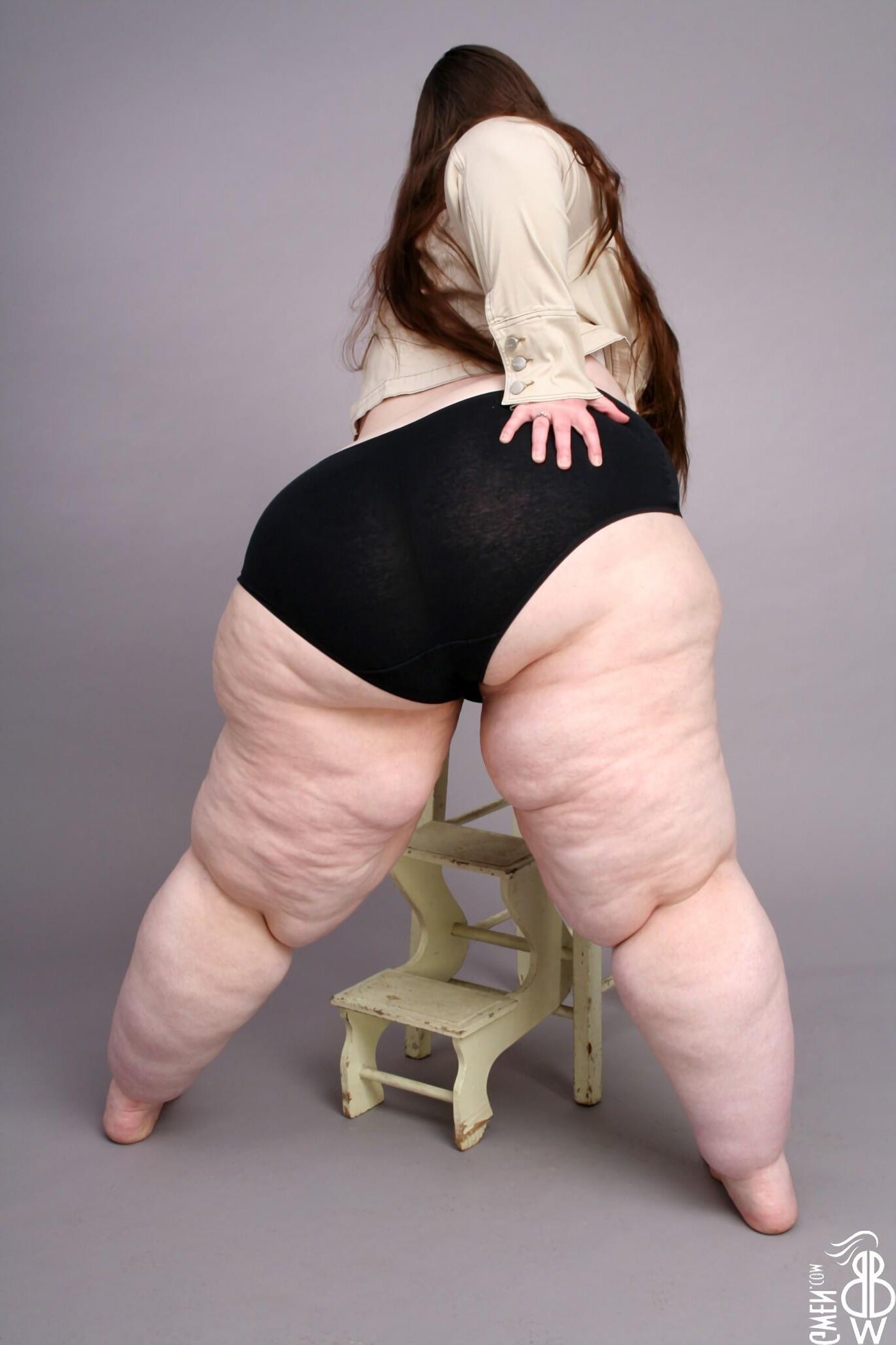 Splendide Gwen! SSBBW Rousse aux Petits Nichons #