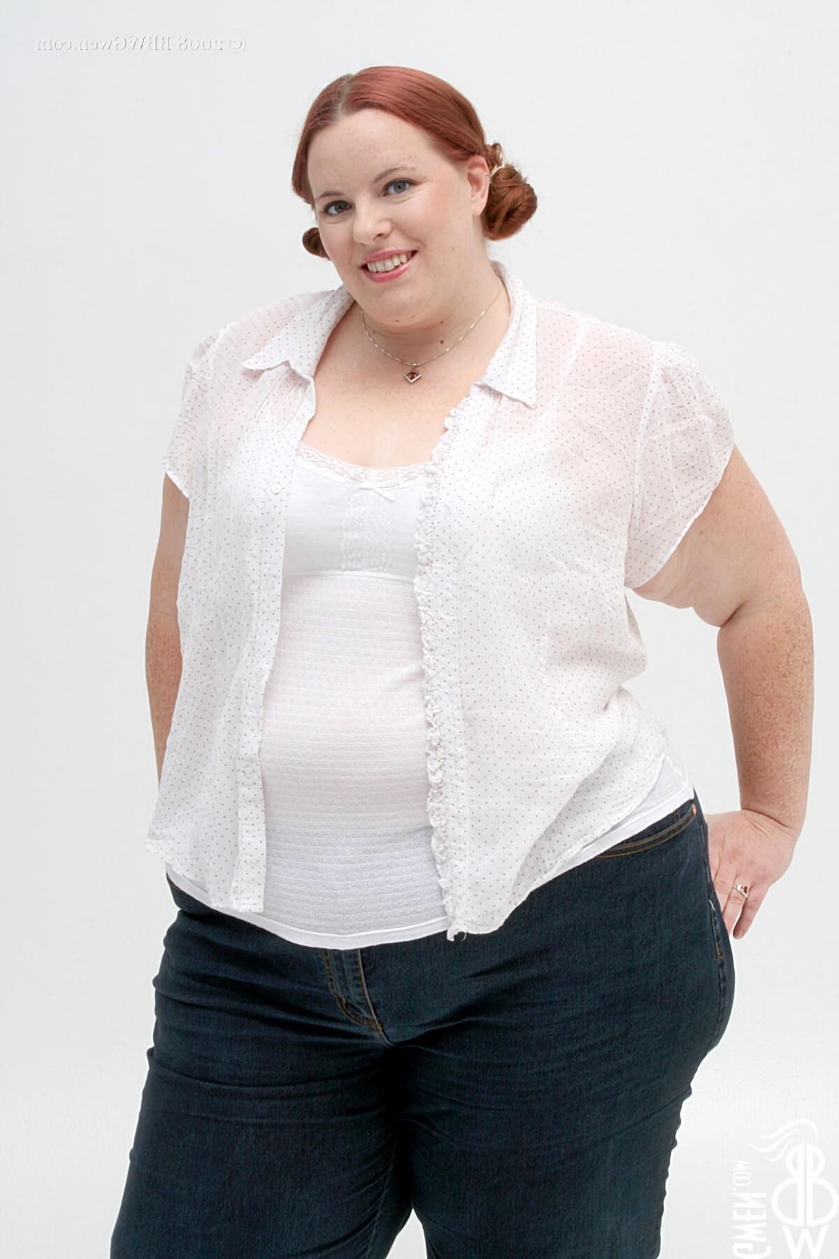 Splendide Gwen! SSBBW Rousse aux Petits Nichons #