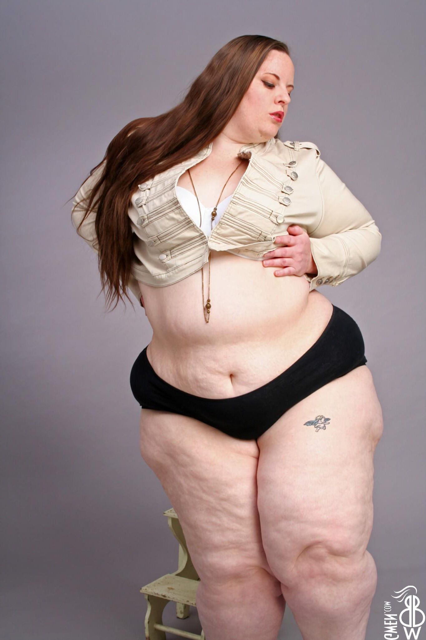Splendide Gwen! SSBBW Rousse aux Petits Nichons #