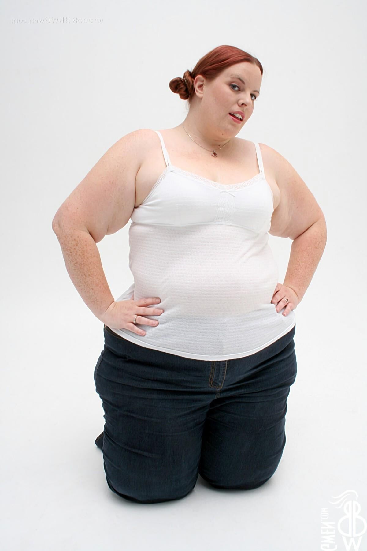Splendide Gwen! SSBBW Rousse aux Petits Nichons #