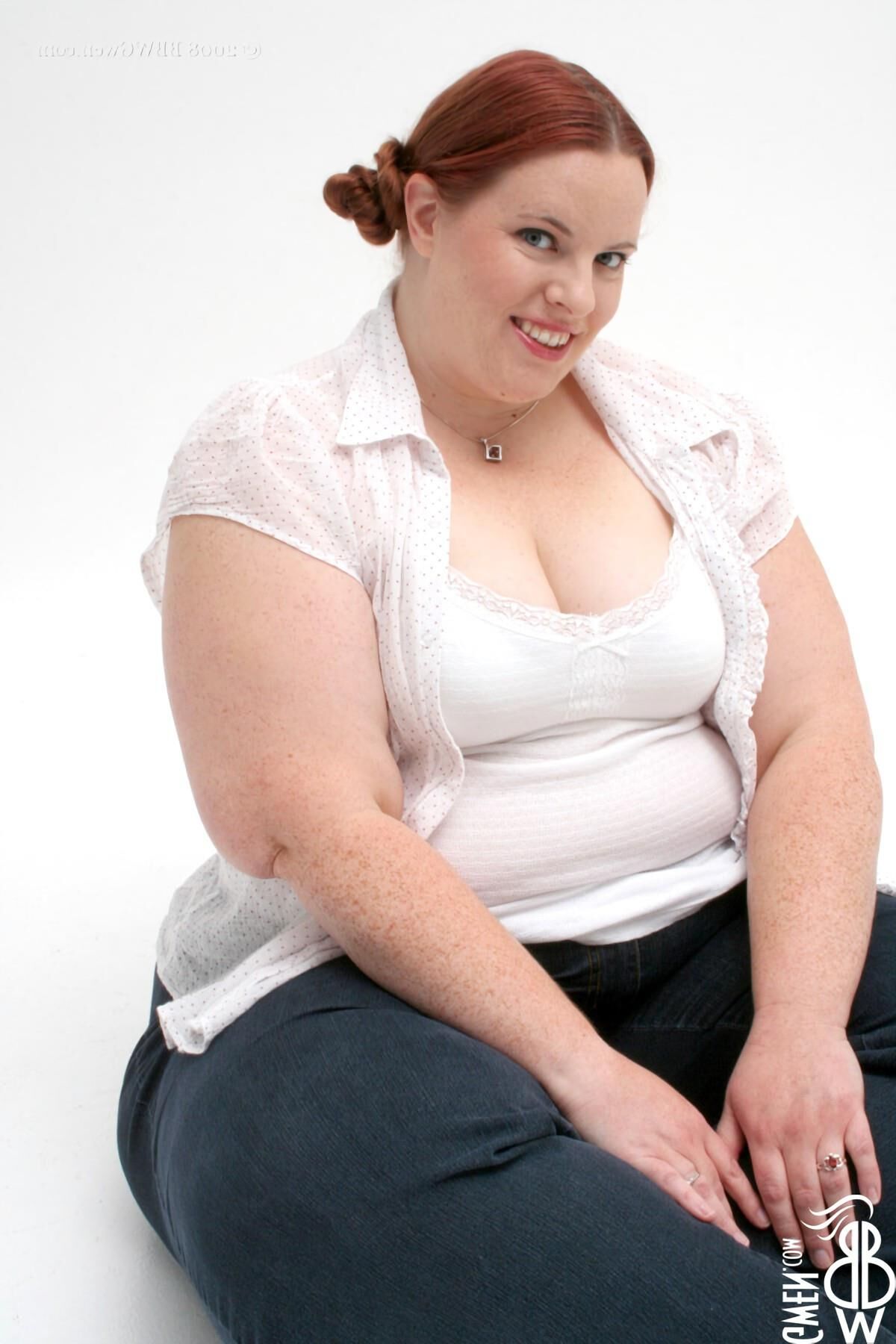 Splendide Gwen! SSBBW Rousse aux Petits Nichons #