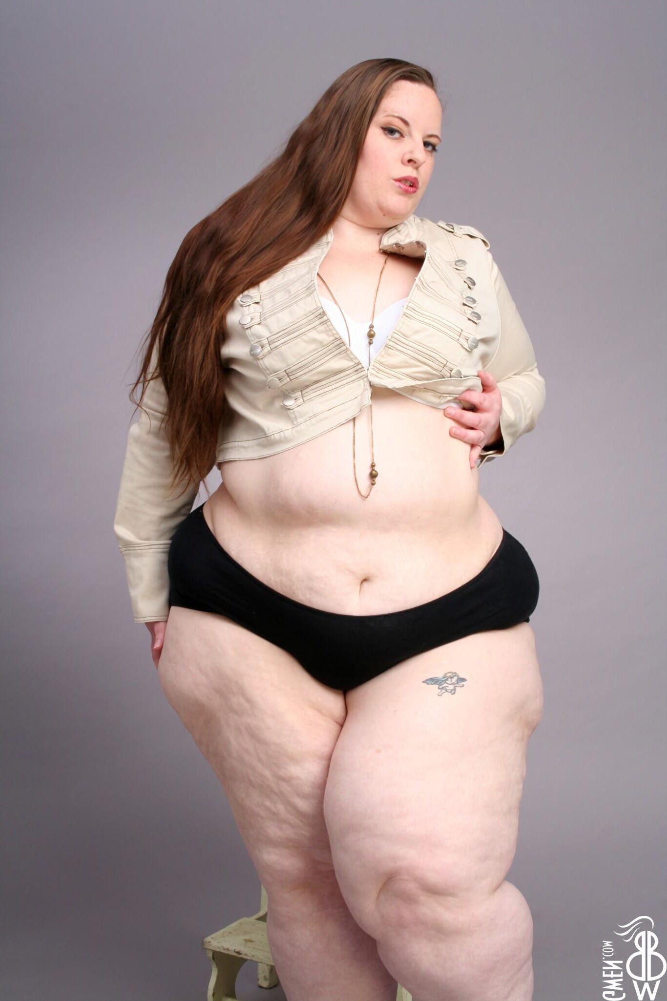 Splendide Gwen! SSBBW Rousse aux Petits Nichons #
