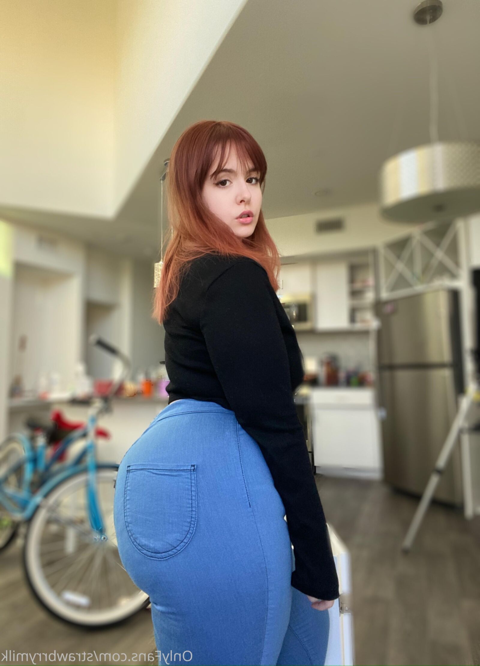 Strawbryy Huge Ass Big Boobs Gorgeous BBW Girl Mixed Shots
