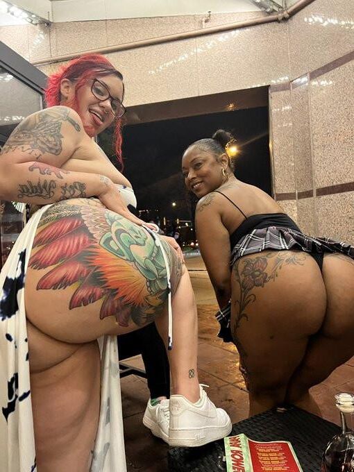 Bbws chubbys tatooed fait pour le porno