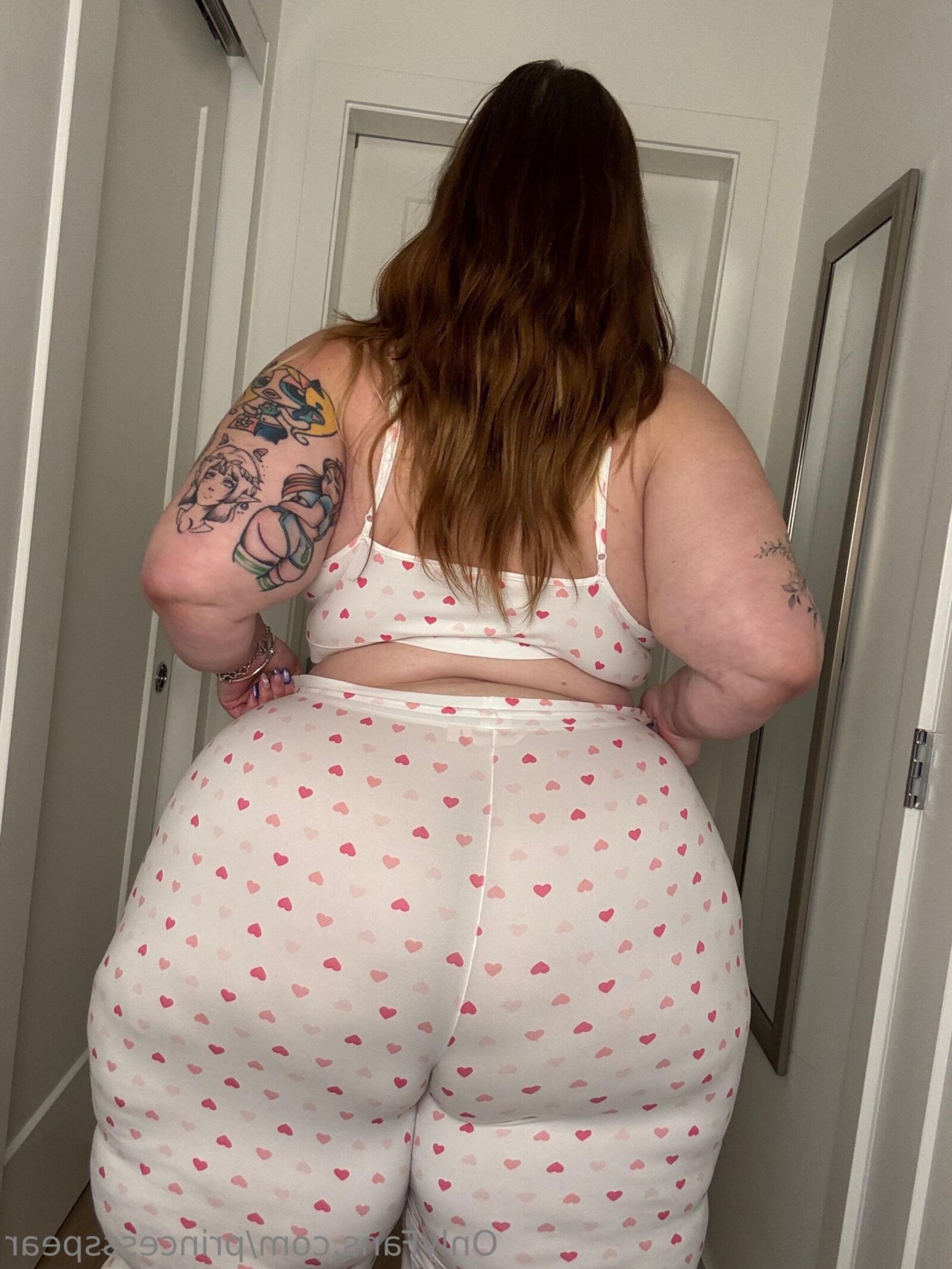 Princess P Massive Ass Small Tits Gorgeous BBW Mixed Hot Shots