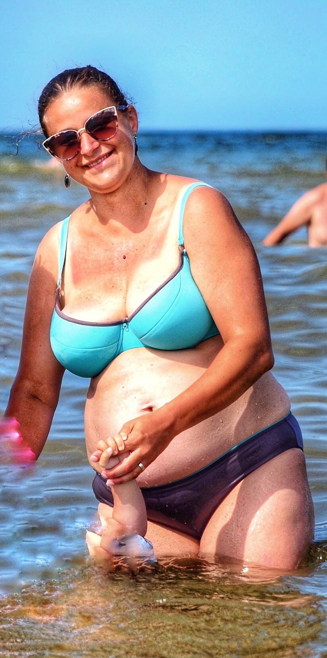 ポーランドのセクシーなぽっちゃりした女の友人の妻ミカリナ・ポルスカ