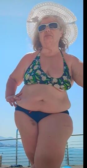 アンナBBWグラニー
