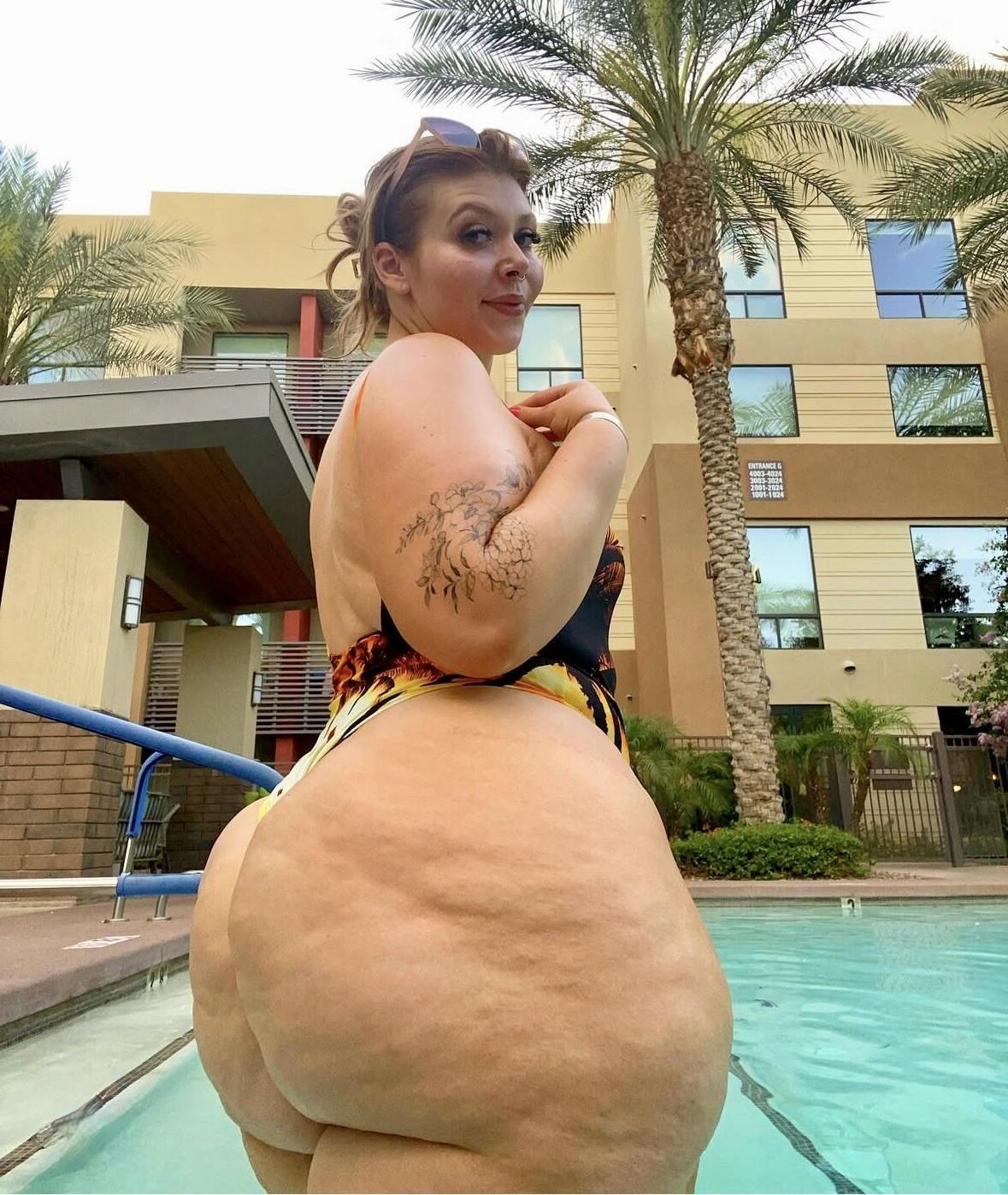 Princess P Massive Ass Small Tits Gorgeous BBW Mixed Hot Shots