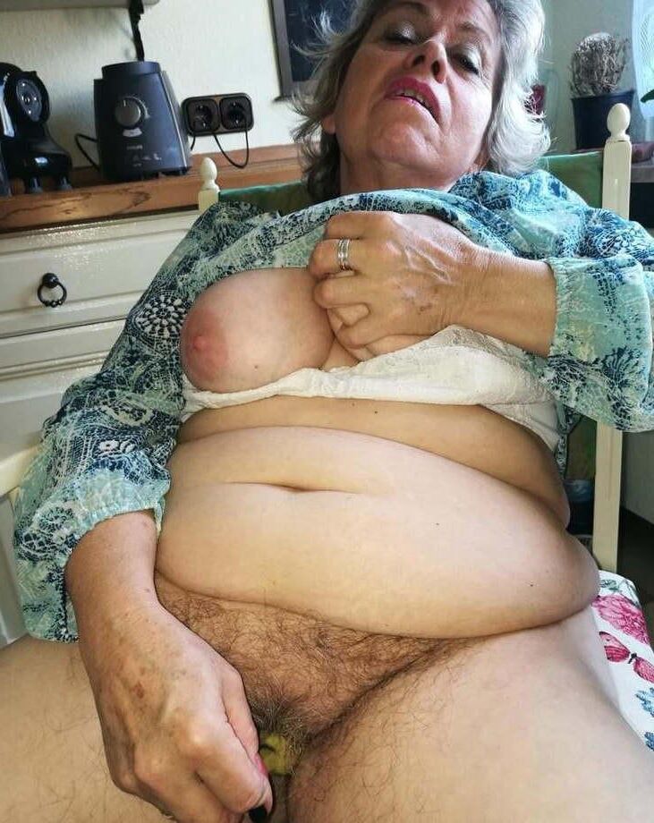 Mature, grand-mère, graisse et poilu