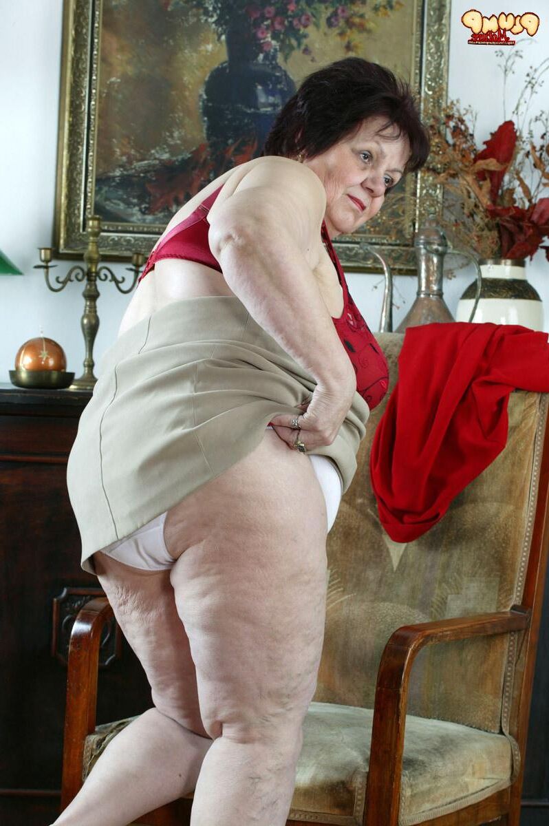Agatha mature