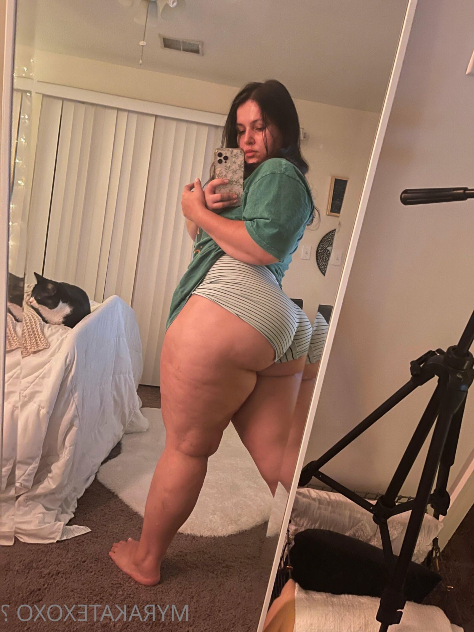Myra énorme cul gros seins latina bbw brunette girl mixte coups chauds