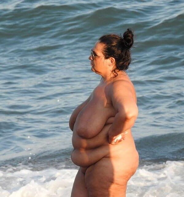BBW Nudiste