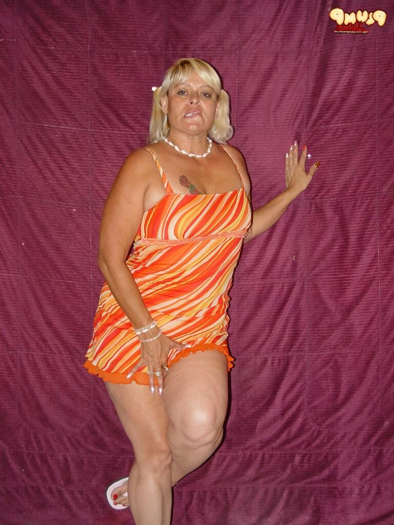 Sara mature