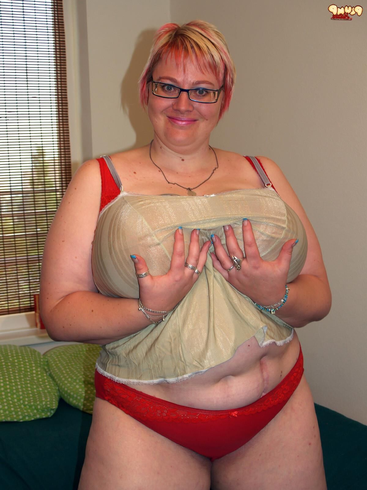 Nina mature