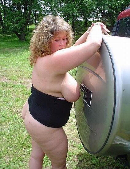 大きなおっぱいとお尻を備えた素晴らしいBBW MILF