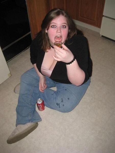 Thick or chubby clothed but sexy