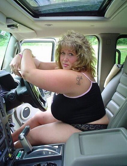 大きなおっぱいとお尻を備えた素晴らしいBBW MILF