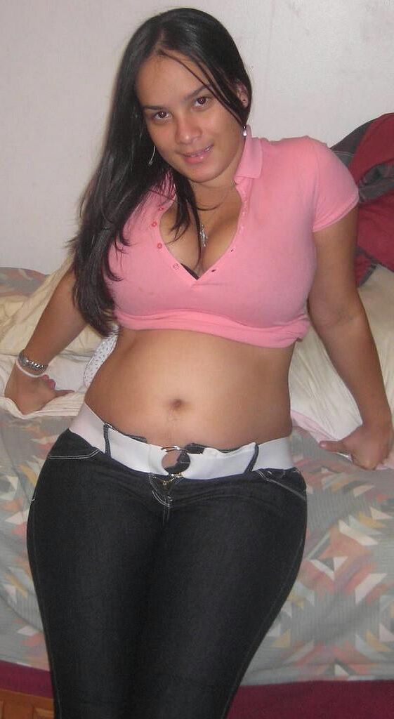 Thick or chubby clothed but sexy