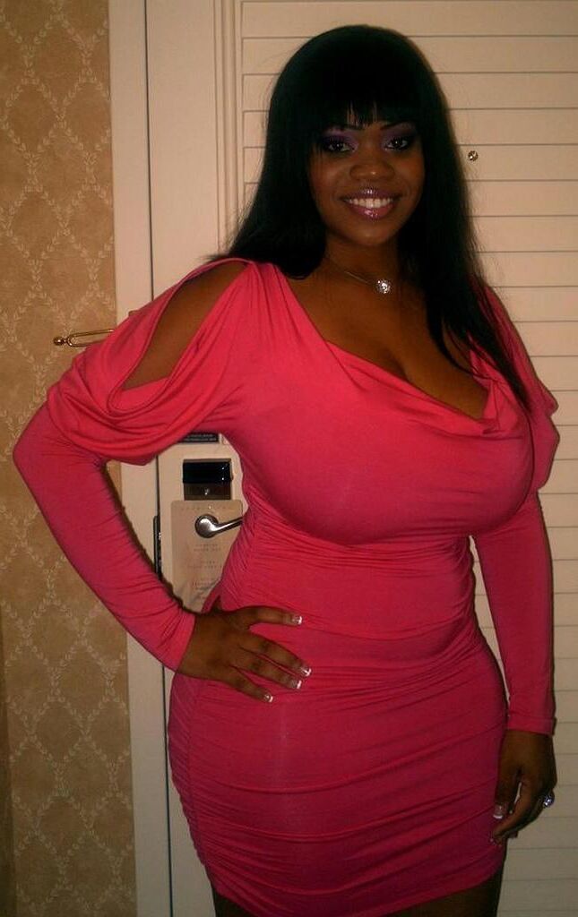 Thick or chubby clothed but sexy