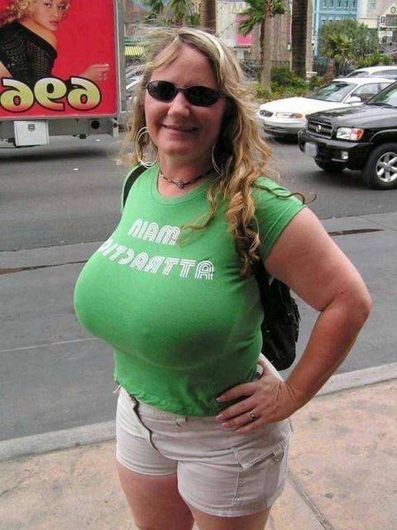 Thick or chubby clothed but sexy