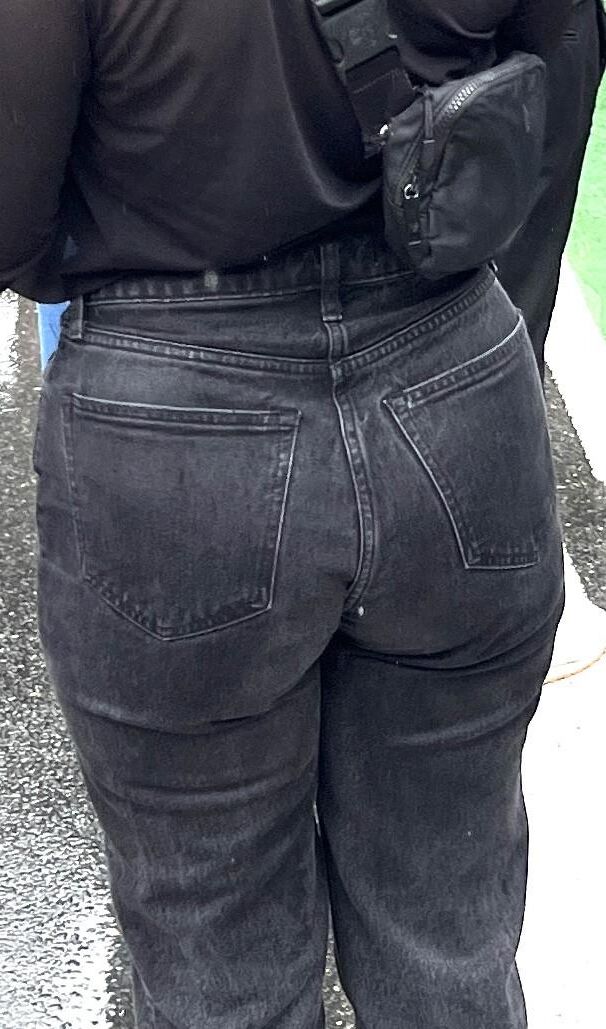 お尻の公開ディスプレイ
