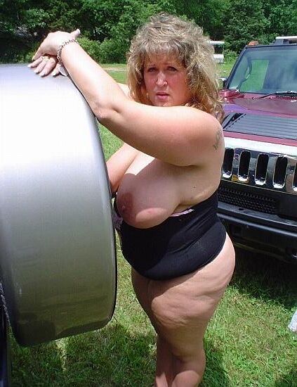 大きなおっぱいとお尻を備えた素晴らしいBBW MILF