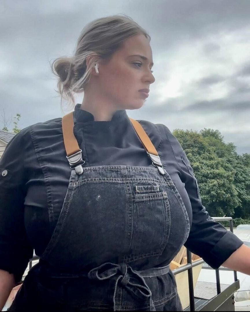 Tortoise Big Ass Big Boobs Beauty BBW Girl with Glasses Mixed 