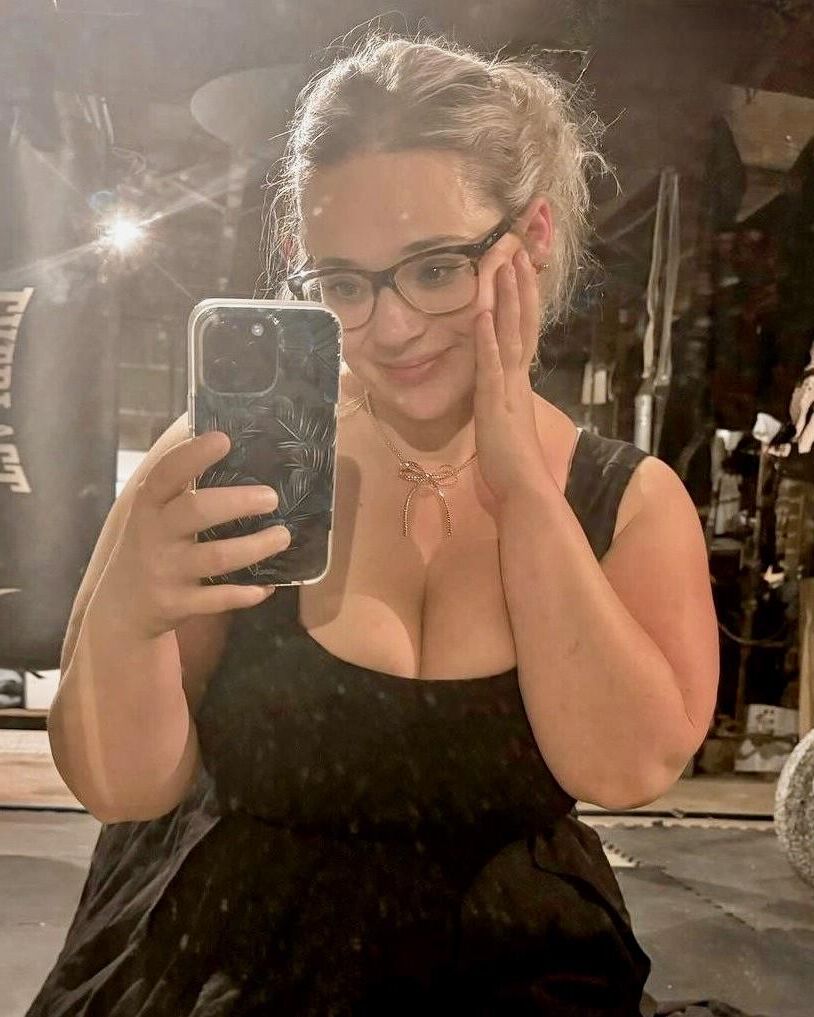 Tortoise Big Ass Big Boobs Beauty BBW Girl with Glasses Mixed 