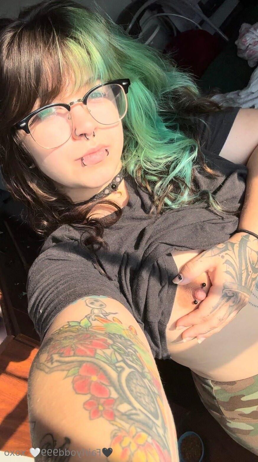 Lyssa Big Butt Big Tits Tattooed Pierced BBWGirl Mixed Hot Shots