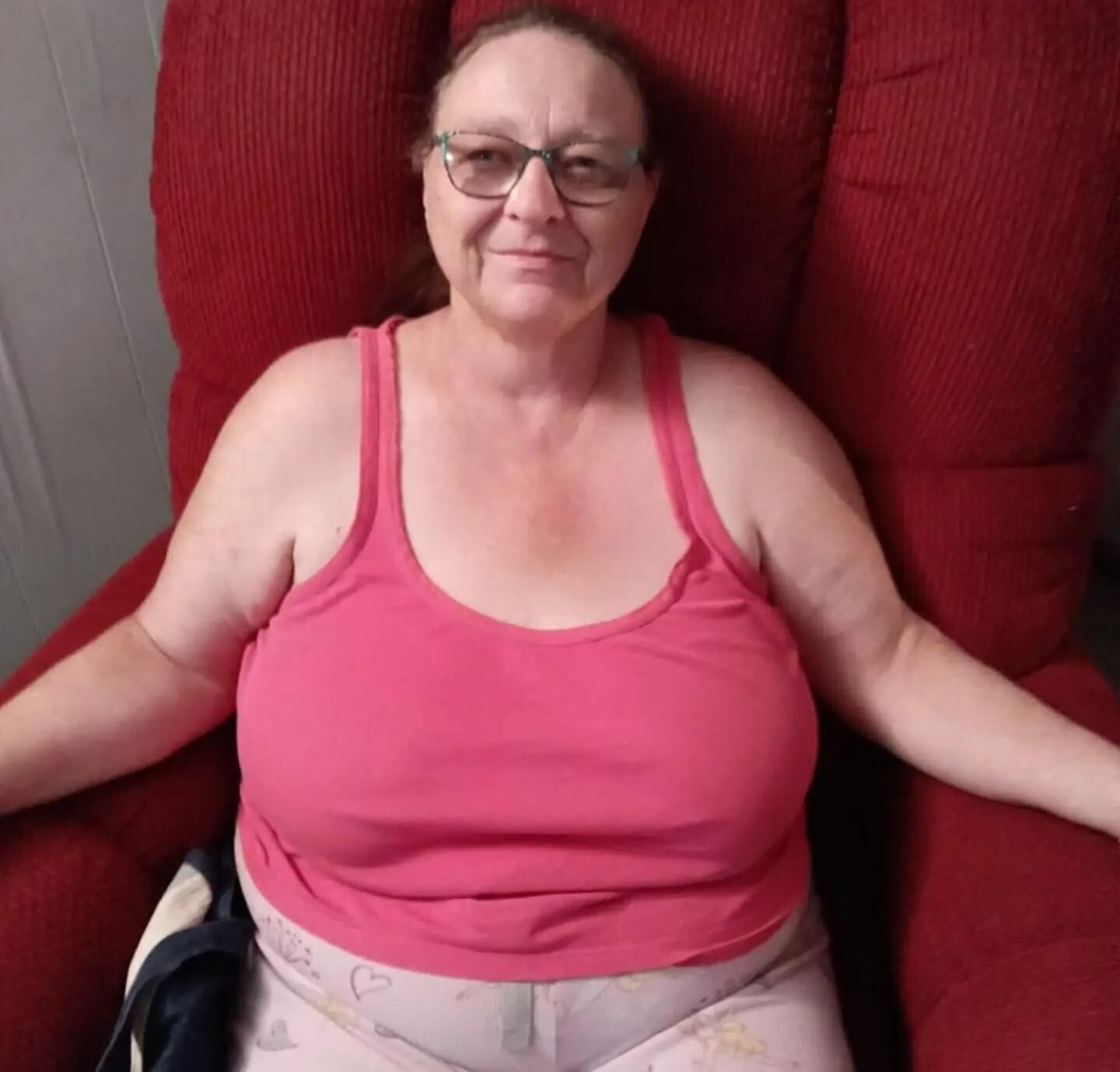 Mama needs a good fuck.. would you consider?