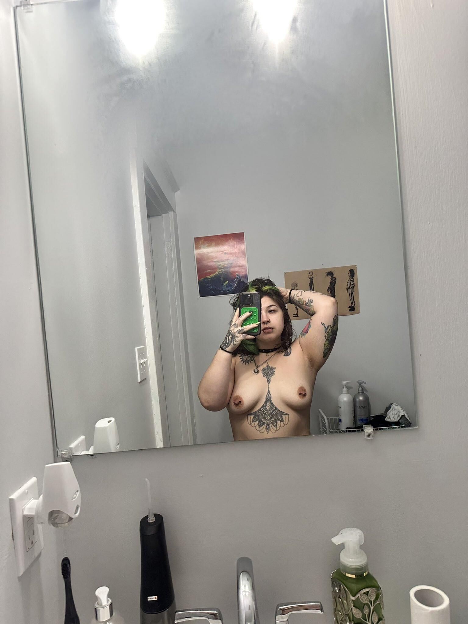 Lyssa Big Butt Big Tits Tattooed Pierced BBWGirl Mixed Hot Shots
