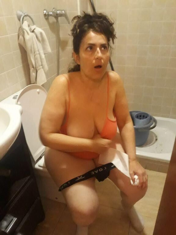 Veronica on the toilet