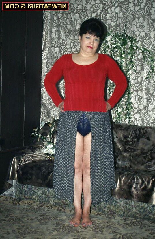 Vintage pictures of mature brunette Elena from Saratov