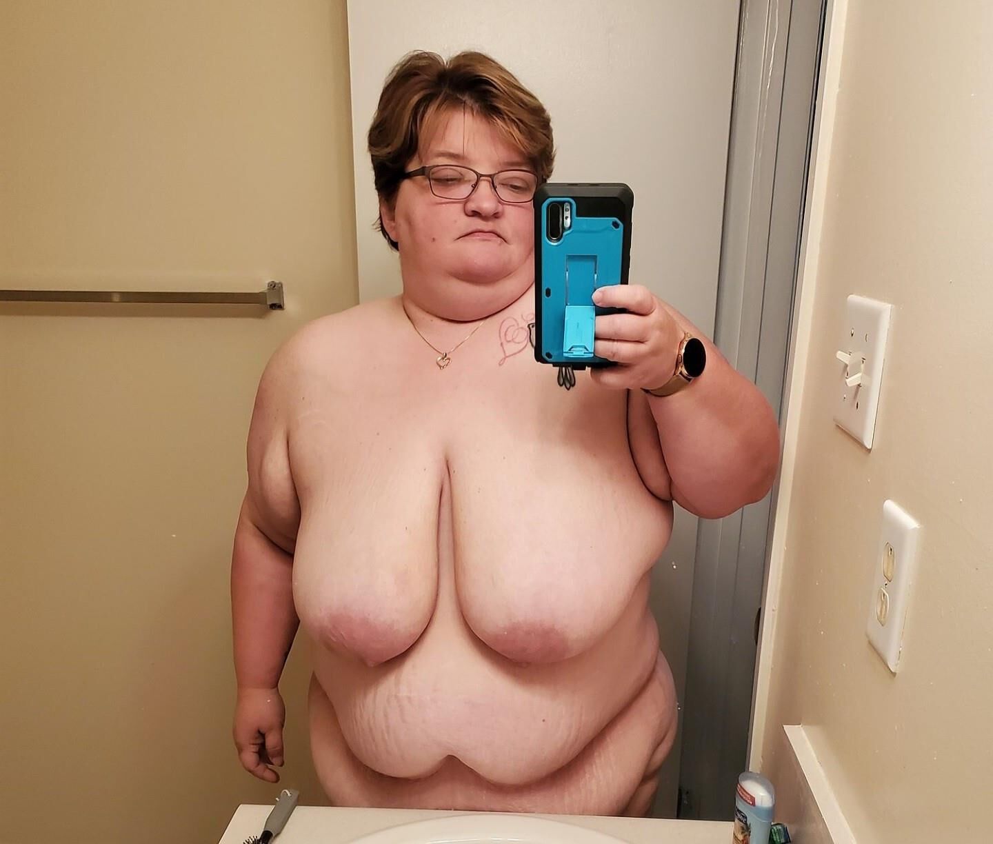 Mama needs a good fuck.. would you consider?