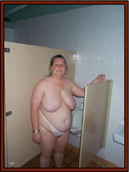 Brave common women posting for your stroking pleasure ll