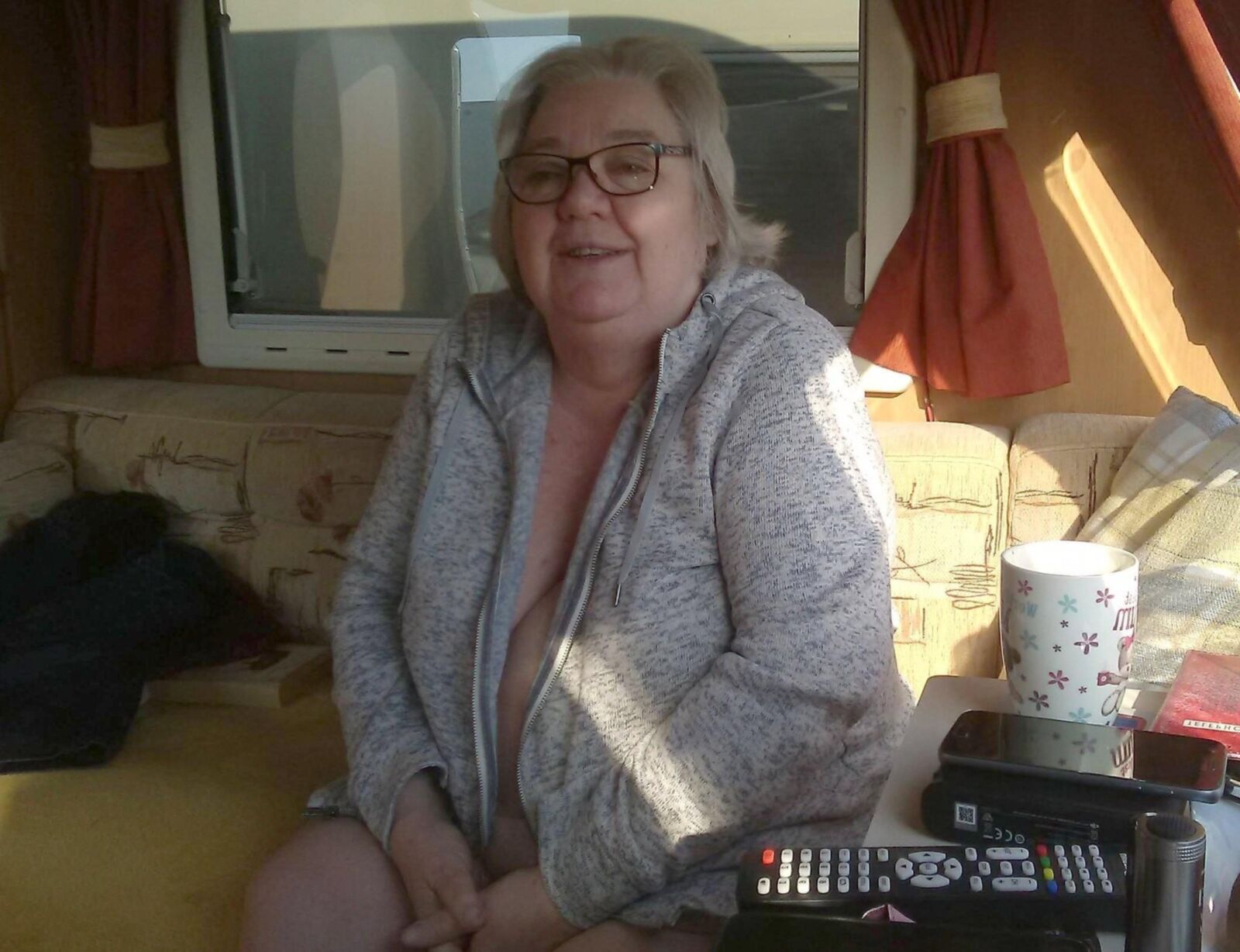 Mama needs a good fuck.. would you consider?