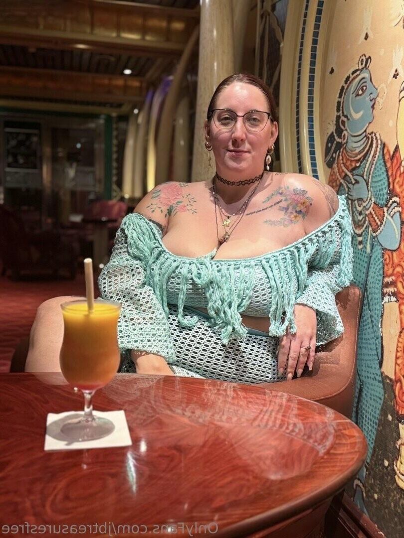 J b enorme bunda grande peitos bbw tatuou esposa com óculos mixados