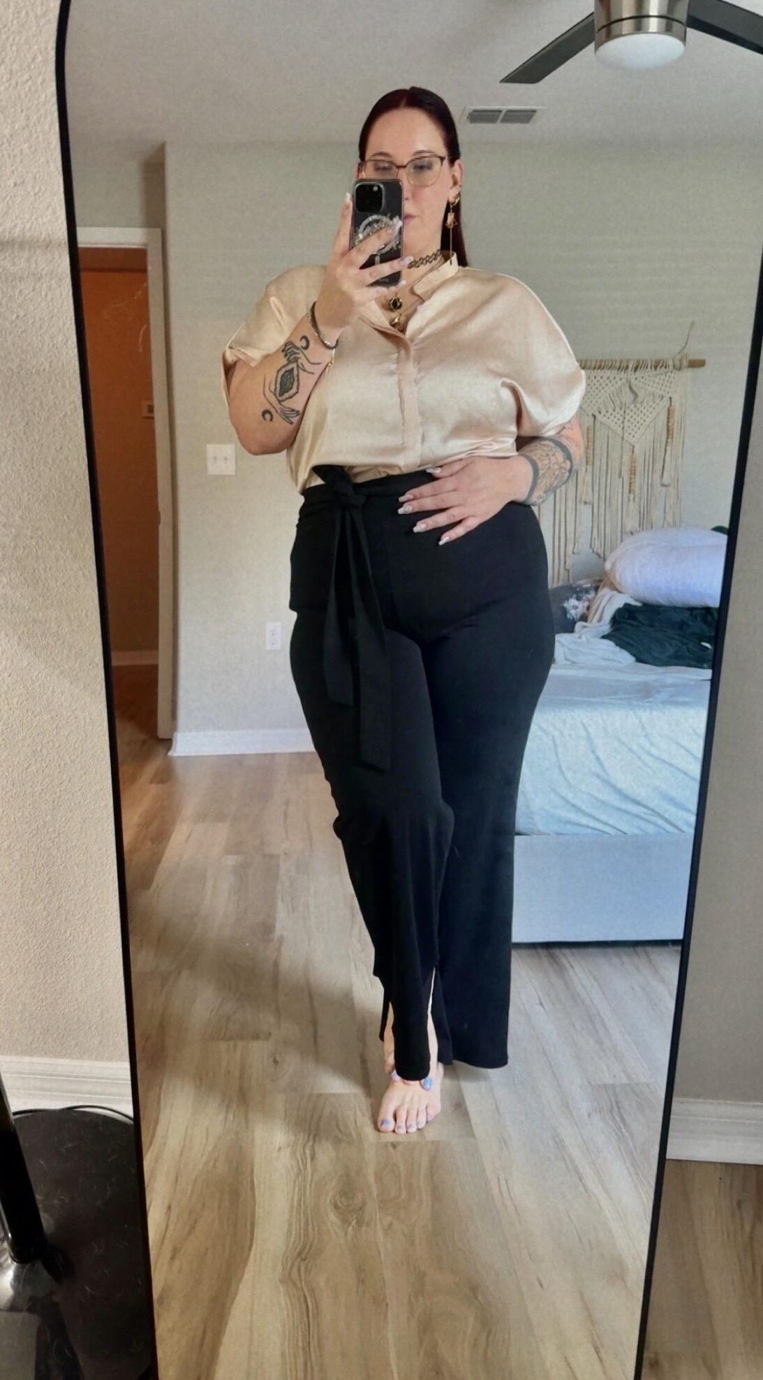 J b enorme bunda grande peitos bbw tatuou esposa com óculos mixados