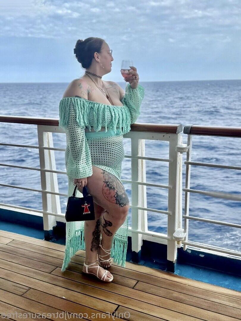 J b enorme bunda grande peitos bbw tatuou esposa com óculos mixados