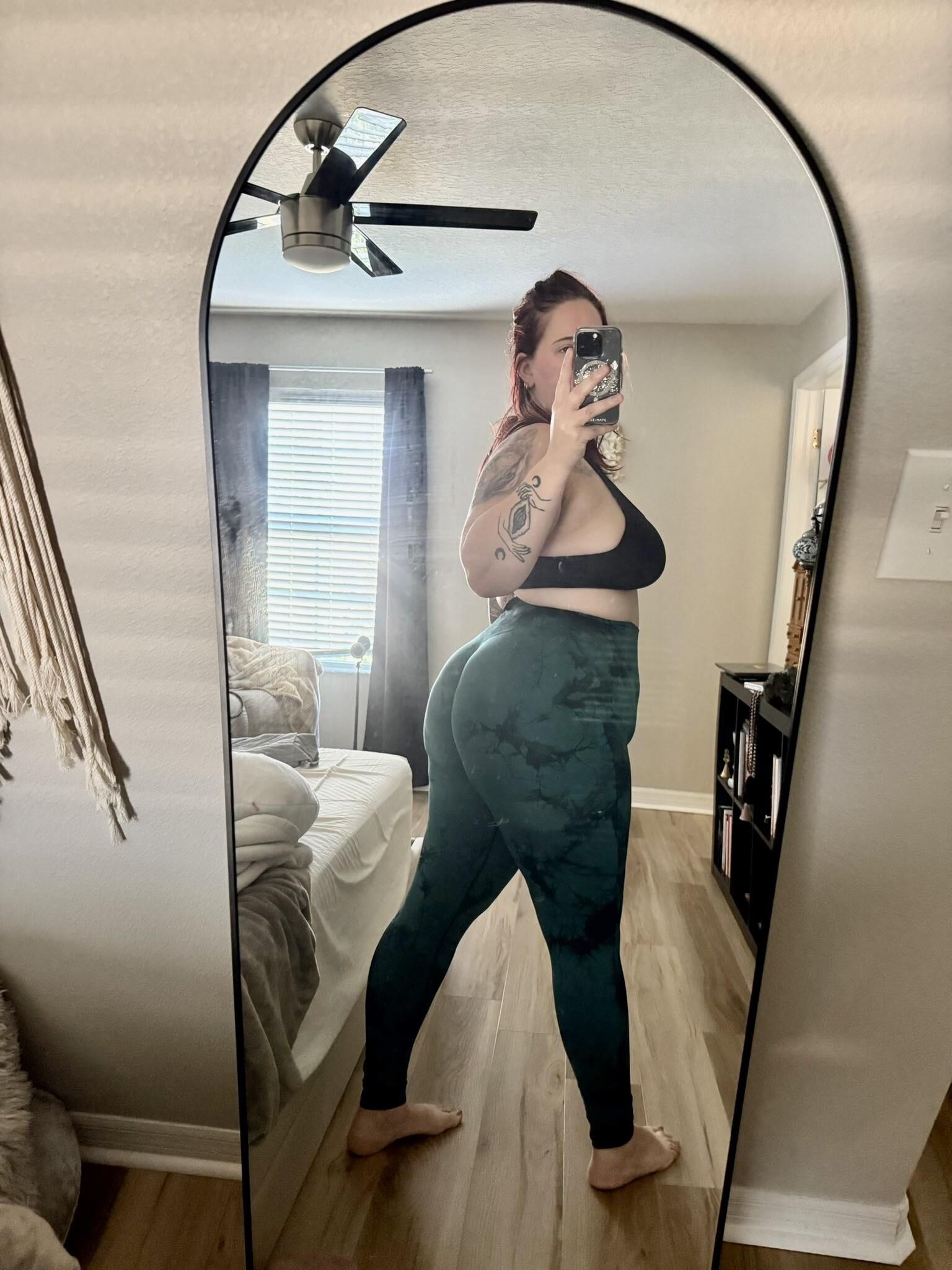 J b enorme bunda grande peitos bbw tatuou esposa com óculos mixados