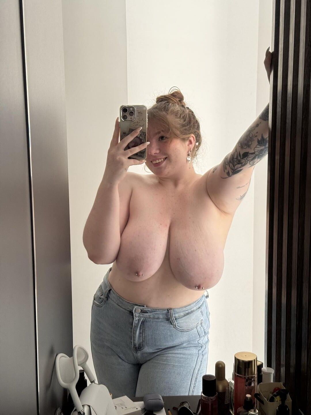 Chubby beautiful redhead 