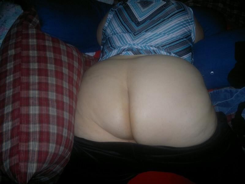 Fat german SSBBW shows incredible ass
