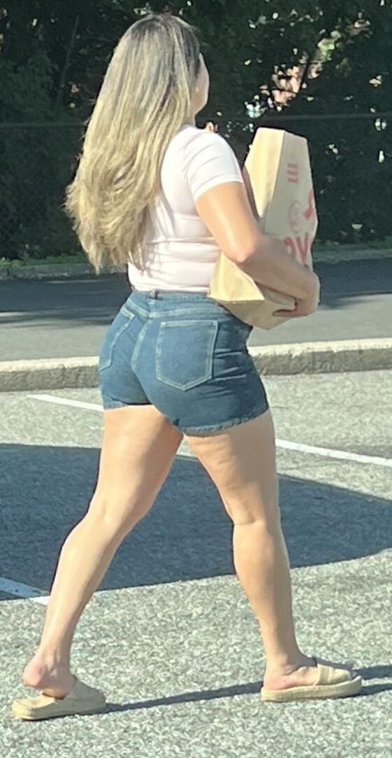 Public Displays of Ass 