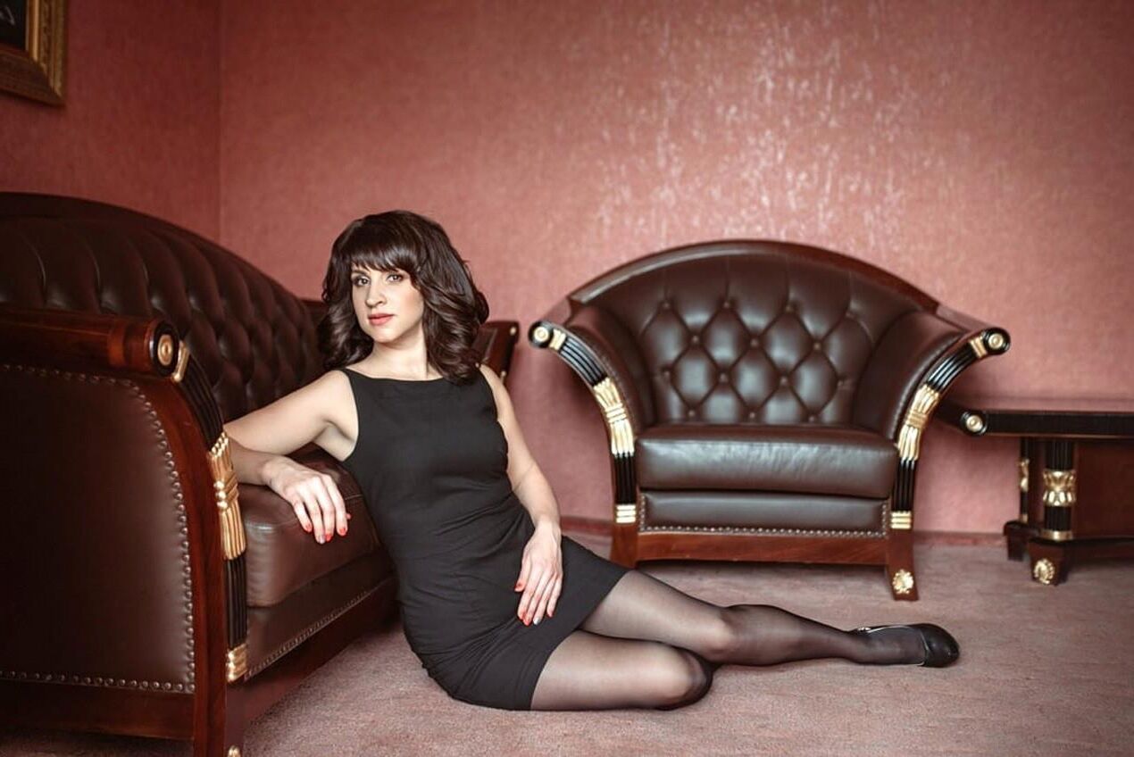 . Fully dressed mostly mature. No nudes