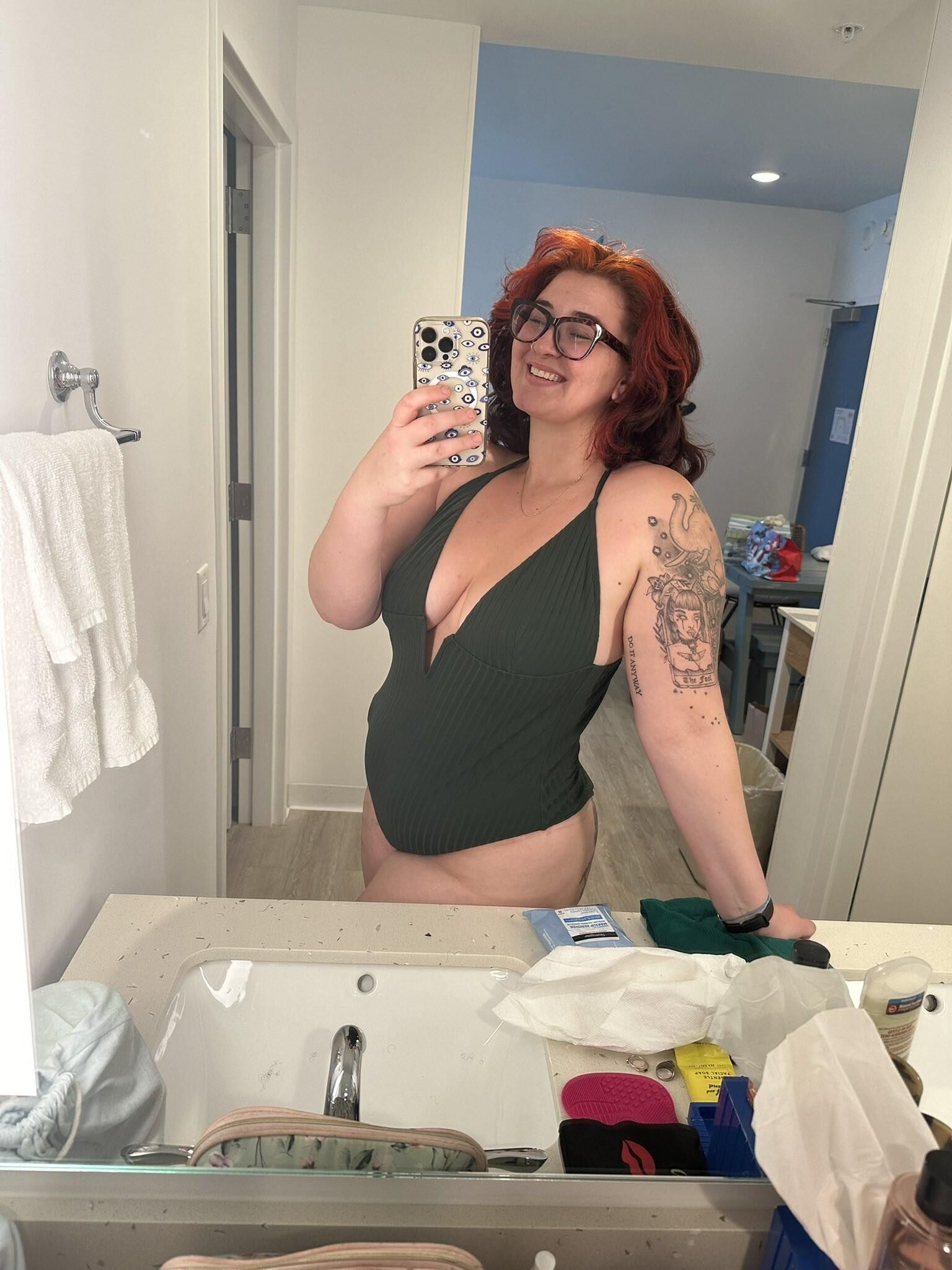 Marie Big Butt Big Tits Curvy Redhead BBW Girl Mixed Hot Shots